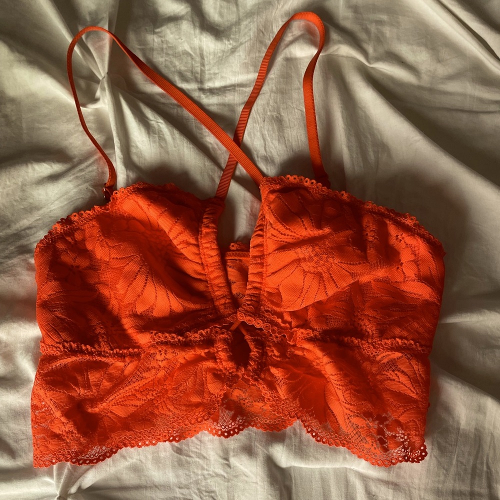 Aerie Hibiscus Lace Halter
Bralette